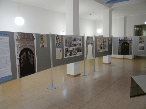 Ausstellungswände